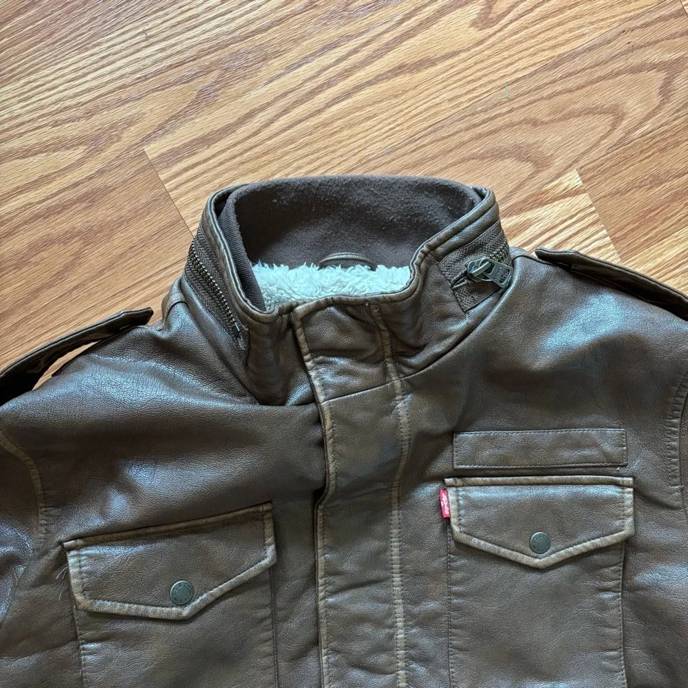 Levi's Men's 4-Pocket Field Military Jacket Large Saddle Faux Leather Sherpa - Picture 6 of 14